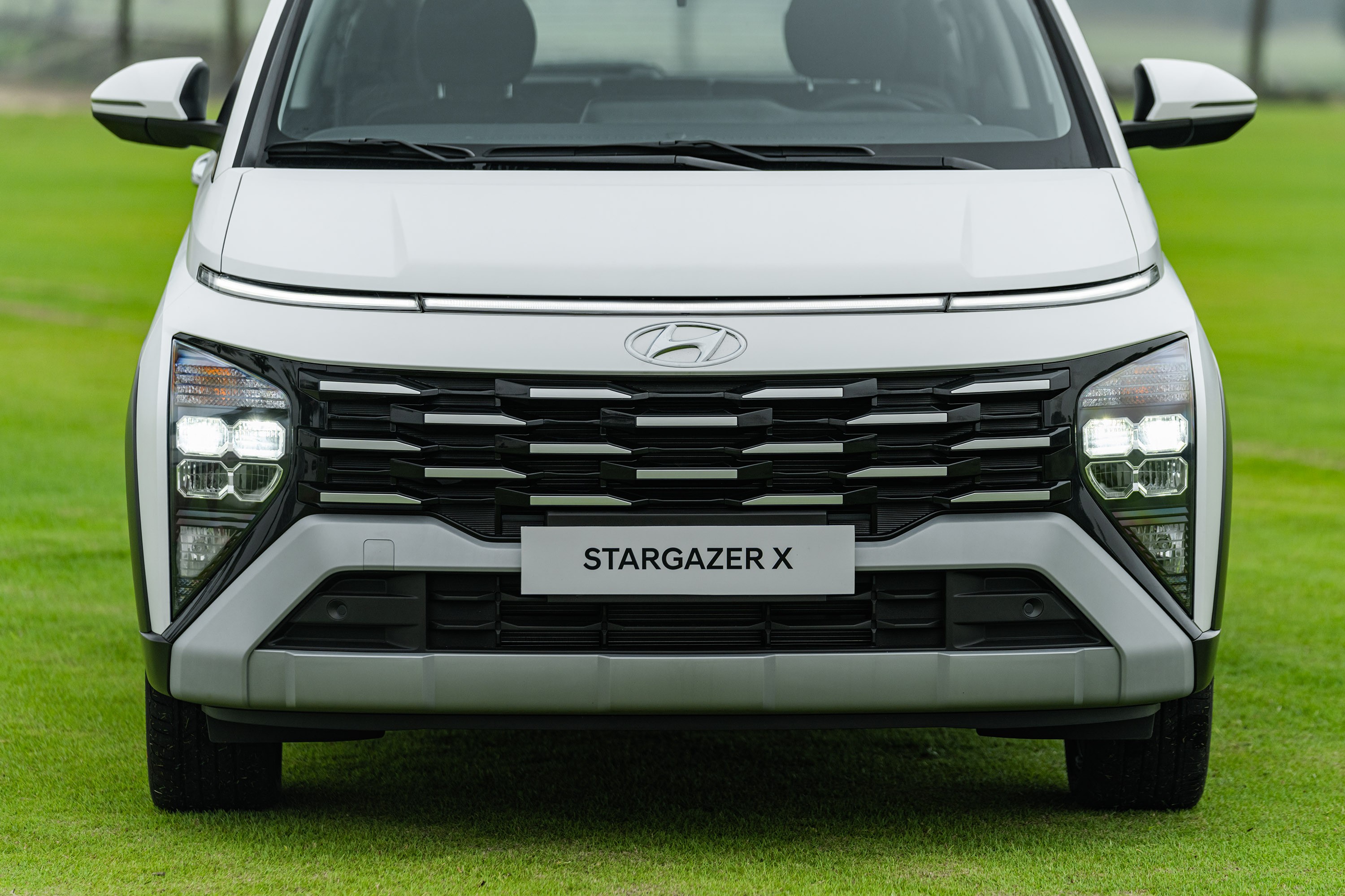 Hyundai Stargazer X 10